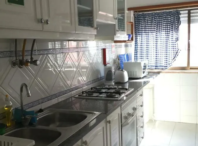 Familiar Lisboa Taguspark Apartman
